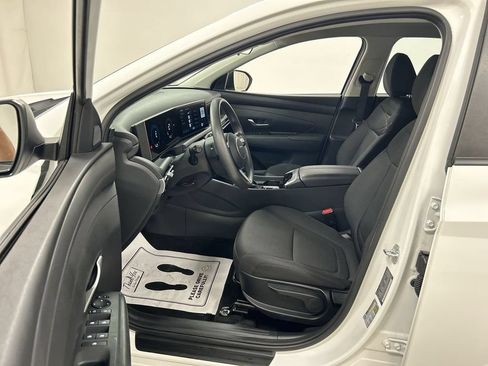 Used 2025 Hyundai Tucson SE AWD/4WD image 9