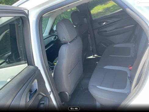 Used 2023 Chevrolet TrailBlazer LT w/ Convenience Package AWD/4WD image 9