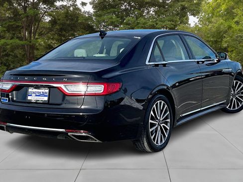 Used 2019 Lincoln Continental Select image 5