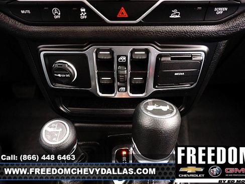 Used 2024 Jeep Wrangler Unlimited Sport AWD/4WD image 23