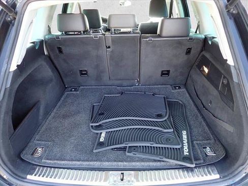 Used 2013 Volkswagen Touareg Sport AWD/4WD image 8