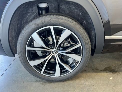 New 2026 Volkswagen Atlas SEL Premium R-Line image 32