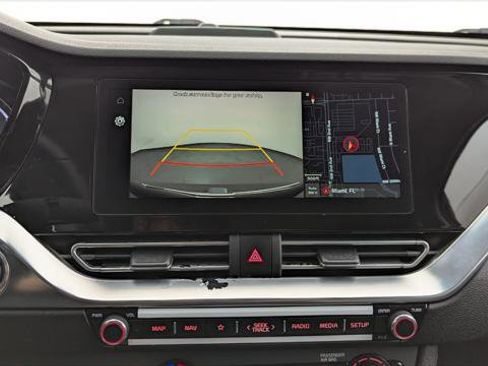 Used 2022 Kia Niro EX FWD image 27