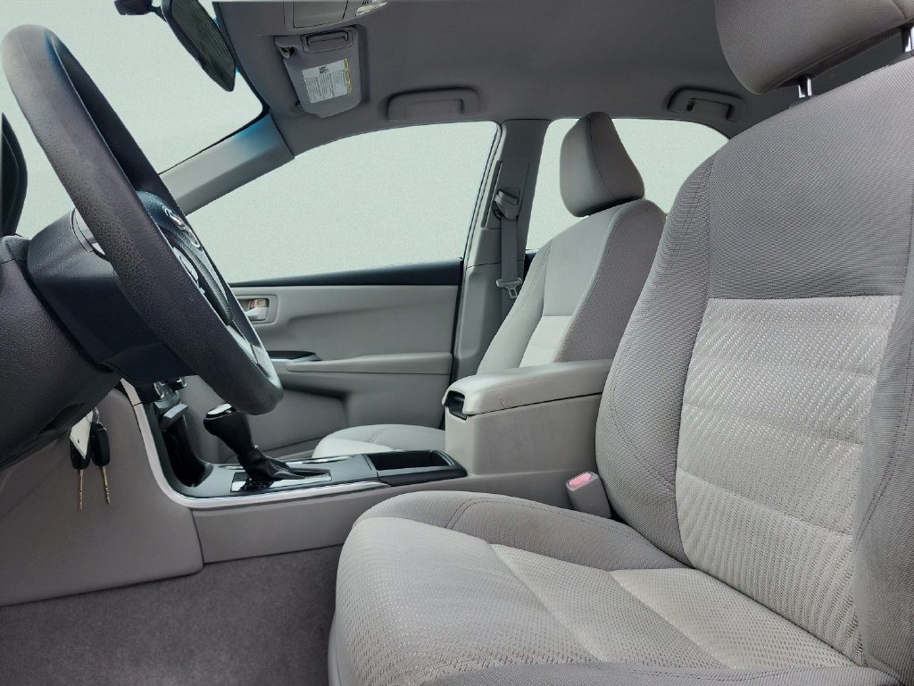 Used 2015 Toyota Camry LE FWD image 21