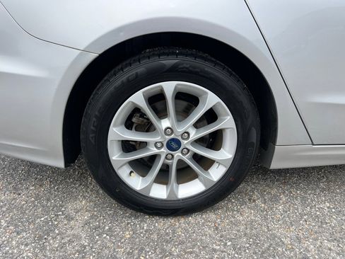 Used 2019 Ford Fusion SE image 23
