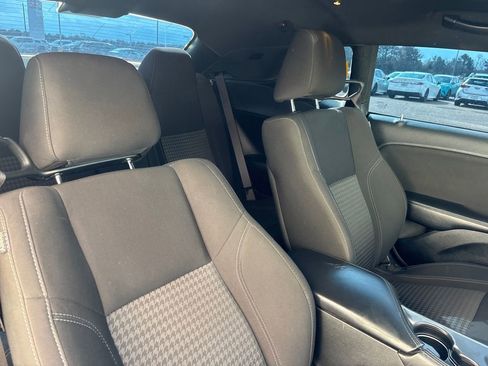 Used 2020 Dodge Challenger SXT image 22