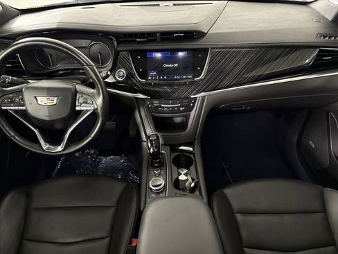 Used 2025 Cadillac XT6 Premium Luxury image 34