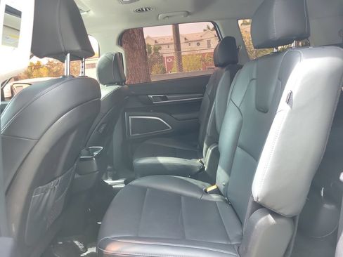 Certified 2023 Kia Telluride S w/ S Sunroof Package FWD image 7