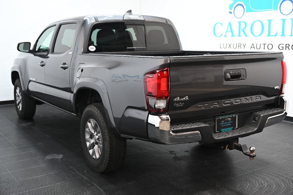Used 2018 Toyota Tacoma SR5 AWD/4WD image 5