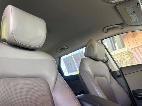 Used 2017 Hyundai Santa Fe Limited AWD/4WD image 22