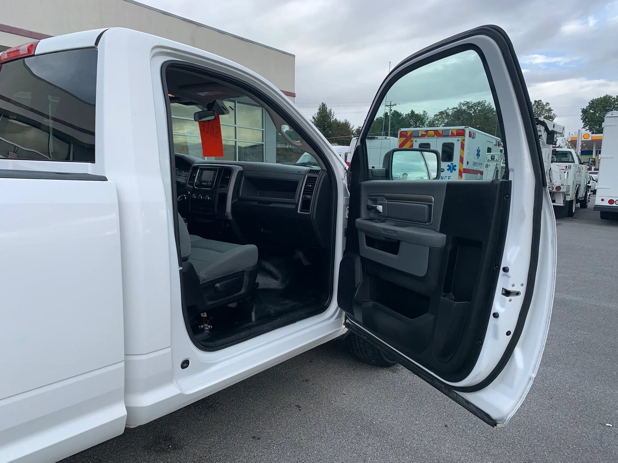 Used 2017 RAM 1500 Tradesman w/ Power & Remote Entry Group RWD image 17