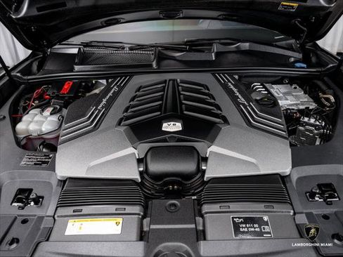 Used 2024 Lamborghini Urus S AWD/4WD image 11