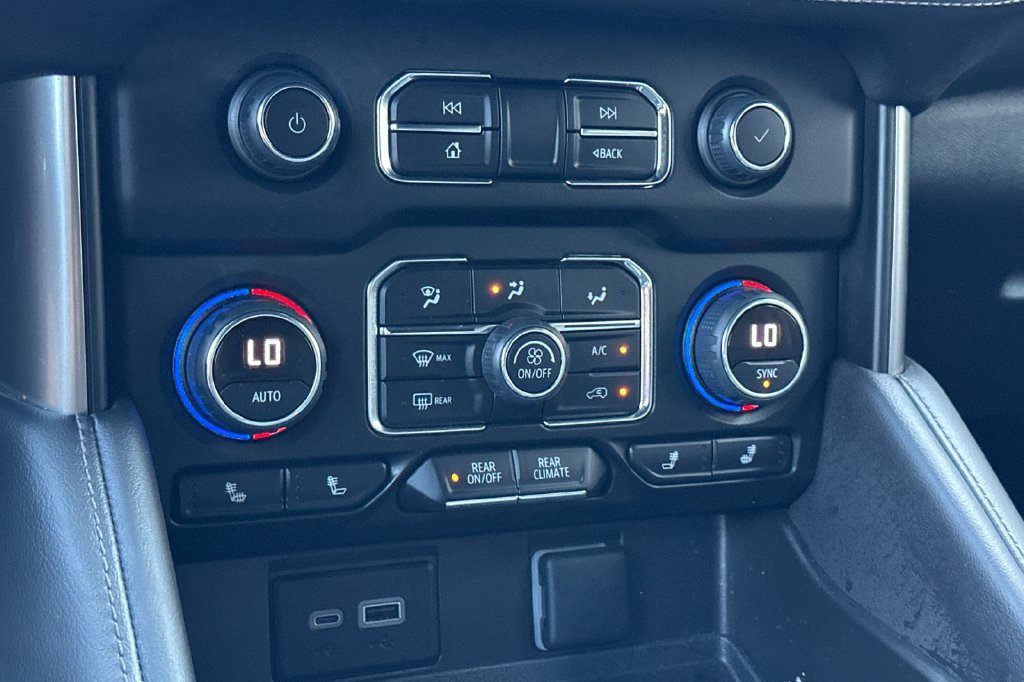 Used 2024 Chevrolet Tahoe Z71 w/ Z71 Off-Road Package AWD/4WD image 26