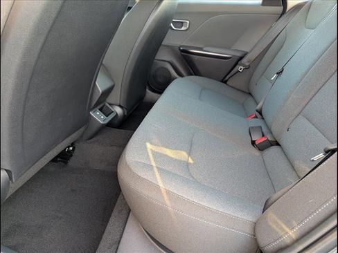 New 2025 Kia K4 LXS image 8