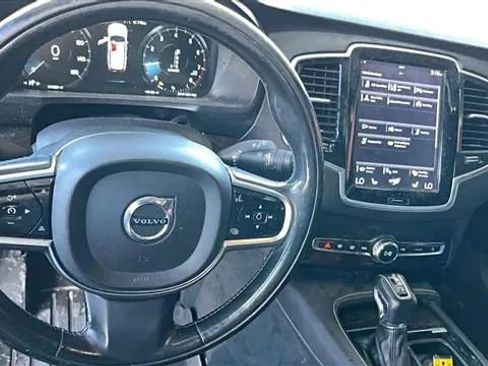 Used 2016 Volvo XC90 T6 Momentum w/ Momentum Plus Package AWD/4WD image 7