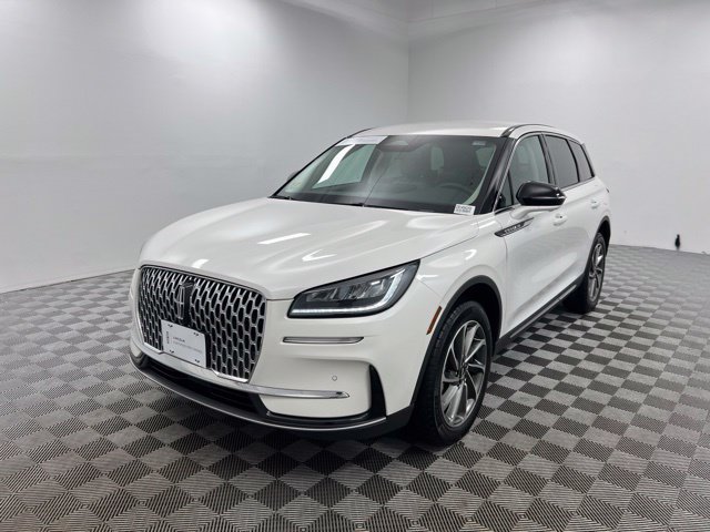 Used 2023 Lincoln Corsair AWD w/ Equipment Group 101A image 2