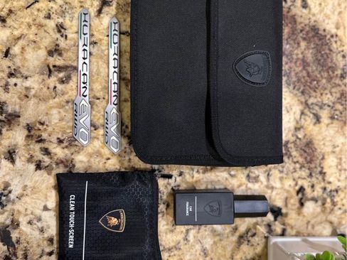 Used 2021 Lamborghini Huracan EVO image 20