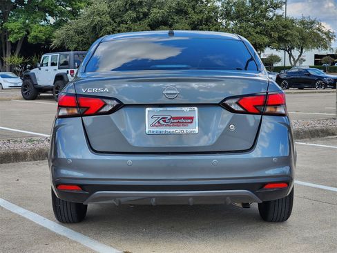 Used 2025 Nissan Versa S w/ Trunk Package image 5