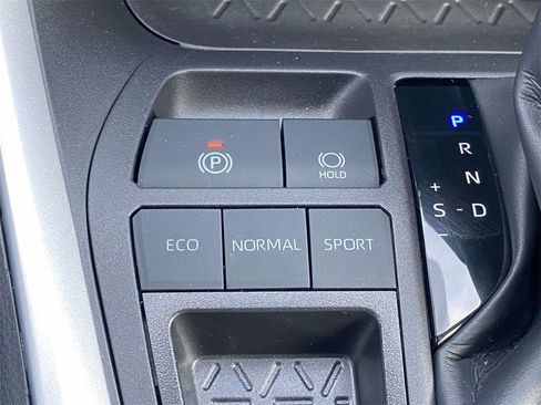 Used 2023 Toyota RAV4 XLE image 29