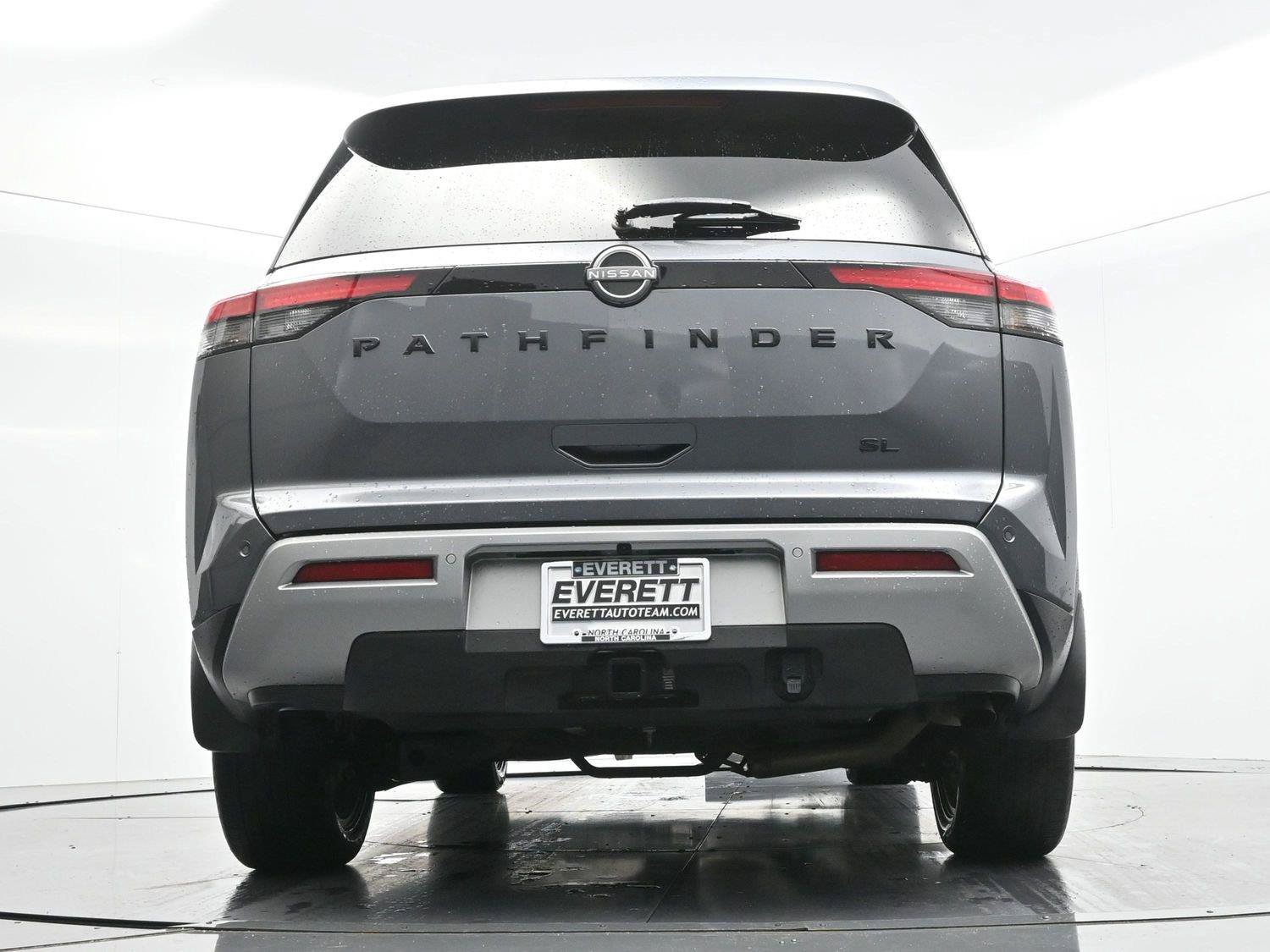 Used 2025 Nissan Pathfinder SL w/ SL Premium Package FWD image 44