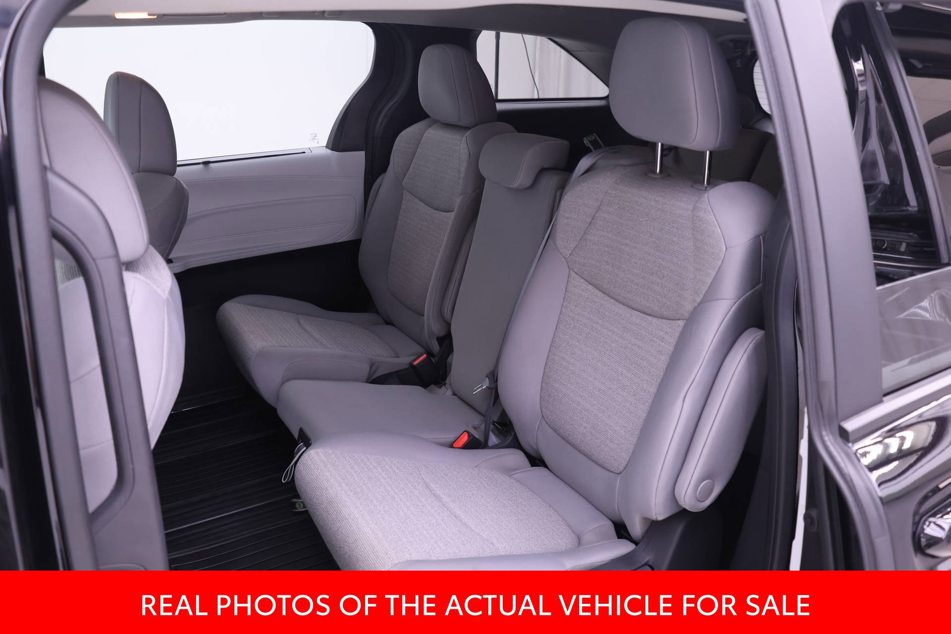 Certified 2025 Toyota Sienna LE AWD/4WD image 10