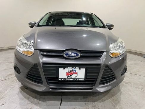 Used 2014 Ford Focus SE w/ SE Winter Package FWD image 5