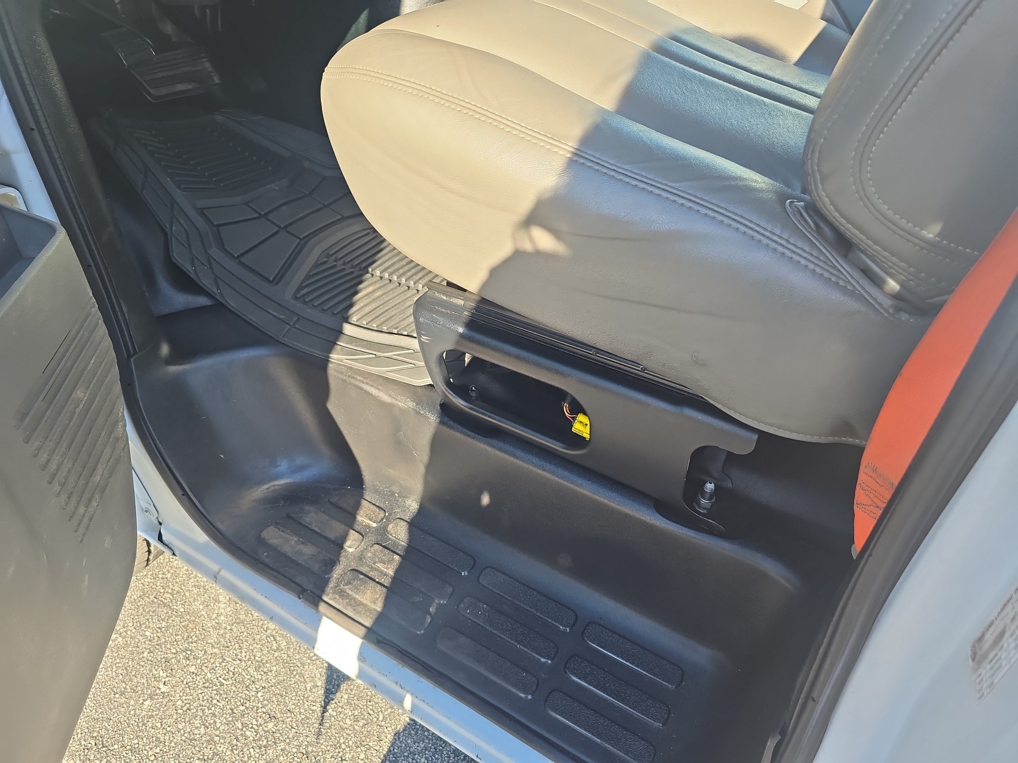 Used 2017 Chevrolet Express 2500 RWD image 18
