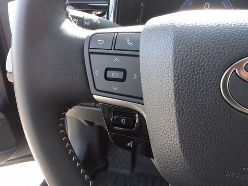 Used 2026 Toyota Camry SE image 19