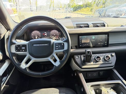 Used 2023 Land Rover Defender 110 X-Dynamic SE AWD/4WD image 4