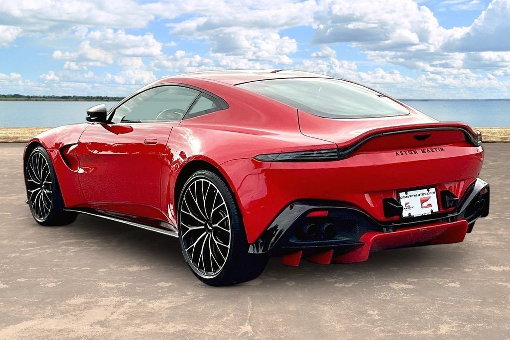 Used 2022 Aston Martin V8 Vantage Coupe RWD image 6