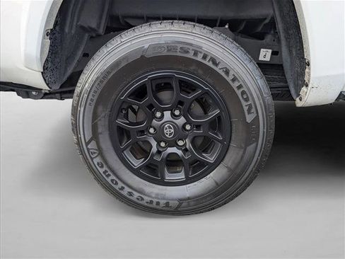 Certified 2022 Toyota Tacoma SR5 image 9