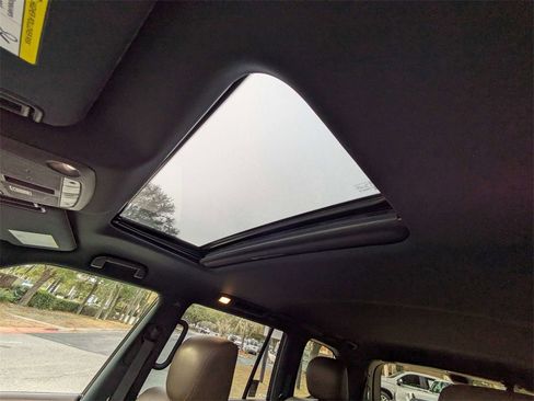 Used 2020 Nissan Armada Platinum w/ Platinum Reserve Package image 24