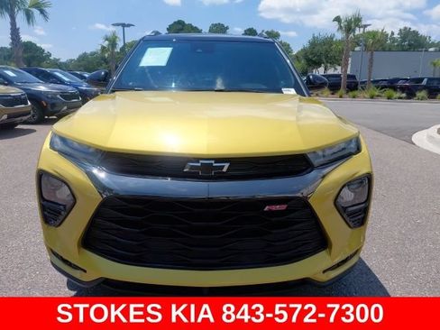 Used 2023 Chevrolet TrailBlazer RS w/ Sun and Liftgate Package AWD/4WD image 2