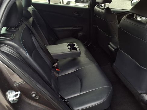 Certified 2018 Toyota Prius Three Touring image 20