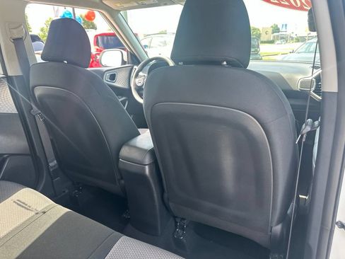 Used 2022 Kia Soul LX FWD image 28