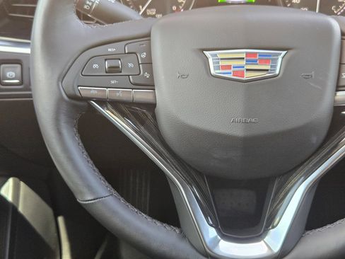 Used 2022 Cadillac XT6 Premium Luxury w/ Technology Package FWD image 21