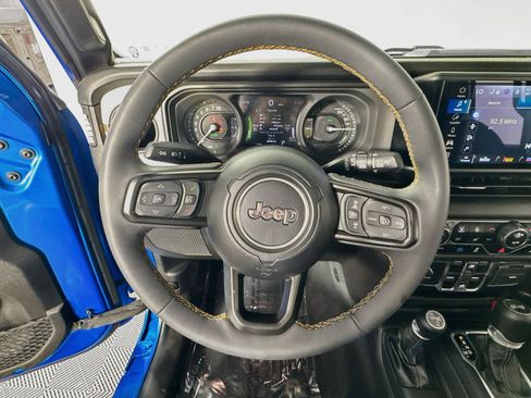 Used 2024 Jeep Wrangler Unlimited w/ Convenience Group AWD/4WD image 13