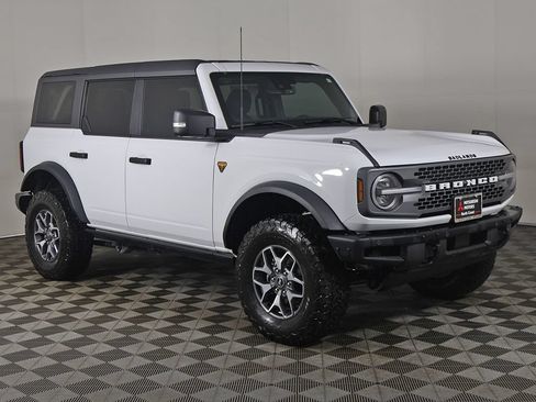 Used 2024 Ford Bronco Badlands AWD/4WD image 2