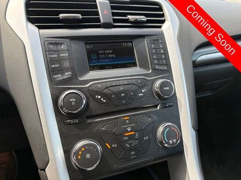 Used 2014 Ford Fusion SE FWD image 9