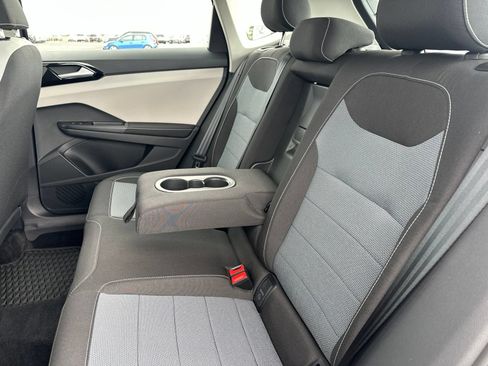 Certified 2025 Volkswagen Taos S AWD/4WD image 22