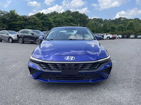 Used 2025 Hyundai Elantra Hybrid FWD image 8