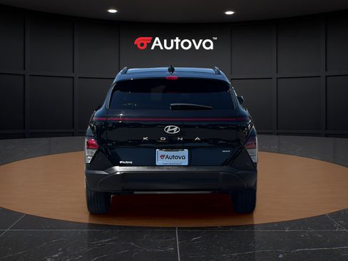 Used 2024 Hyundai Kona SEL AWD/4WD image 4