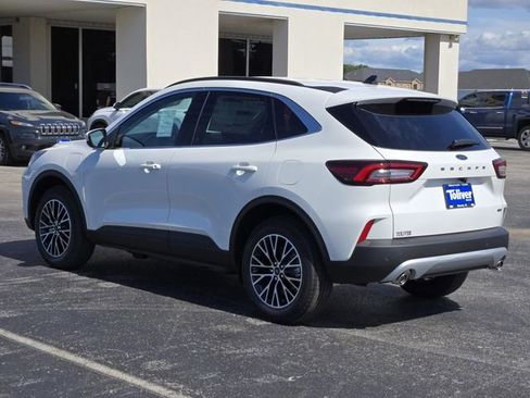 New 2025 Ford Escape SE image 4
