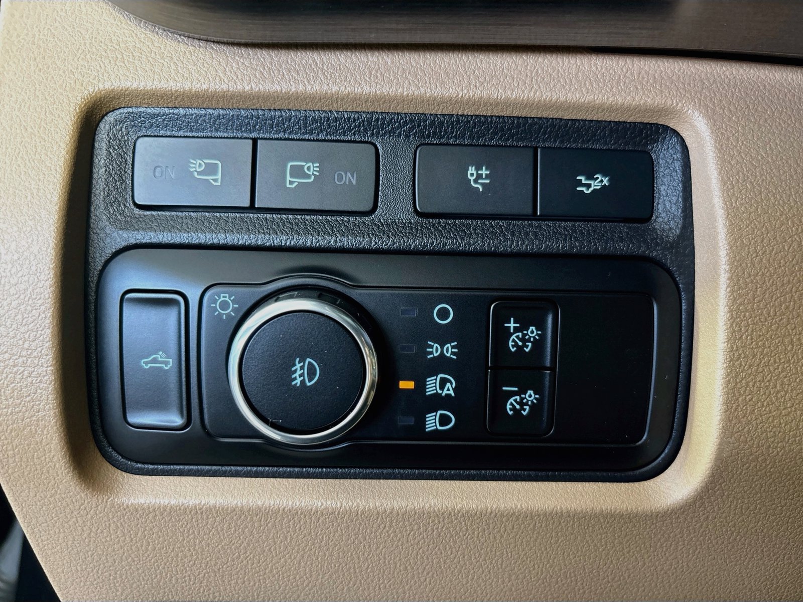 Used 2024 Ford F250 Lariat w/ Lariat Ultimate Package AWD/4WD image 10