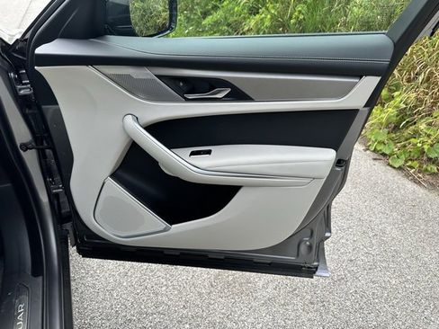 New 2026 Jaguar F-PACE R-Dynamic S image 17