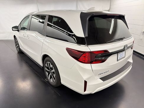 New 2026 Honda Odyssey EX-L image 3