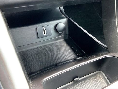 Used 2017 Ford Fusion SE w/ Fusion SE Technology Package image 25