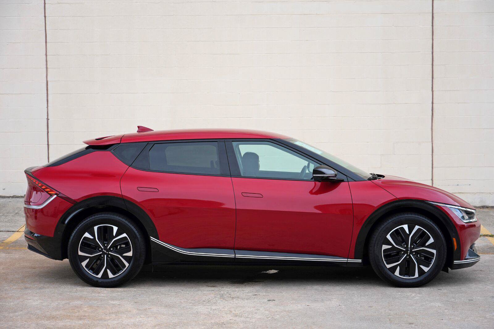 Used 2023 Kia EV6 Wind w/ Wind Technology Package AWD/4WD image 52