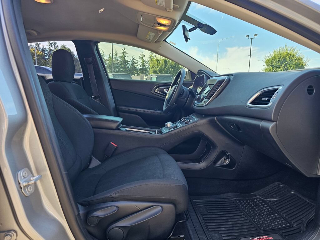Used 2016 Chrysler 200 LX FWD image 10