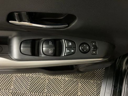 Used 2020 Nissan Kicks SR w/ SR Premium Package image 19